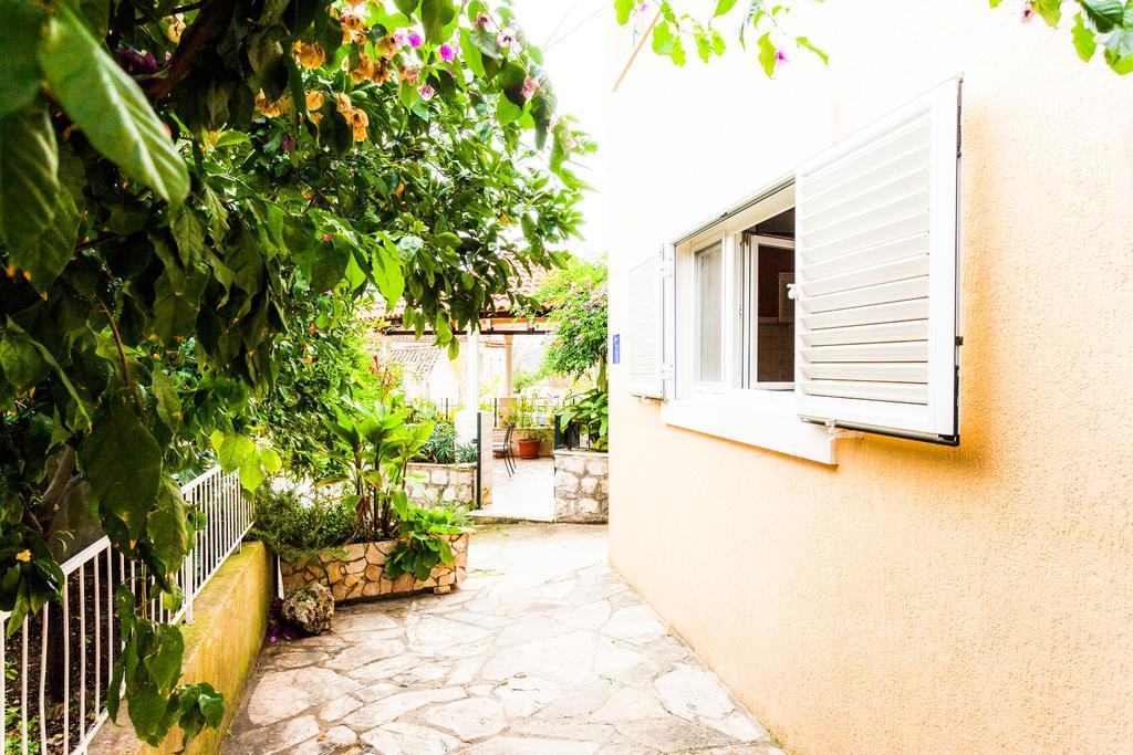 Holiday Home Villa Pindo Ston Εξωτερικό φωτογραφία