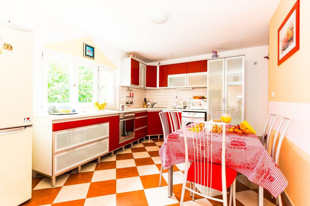 Holiday Home Villa Pindo Ston Εξωτερικό φωτογραφία